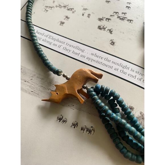 Necklace with wooden animals and beads - Picture 3 of 8